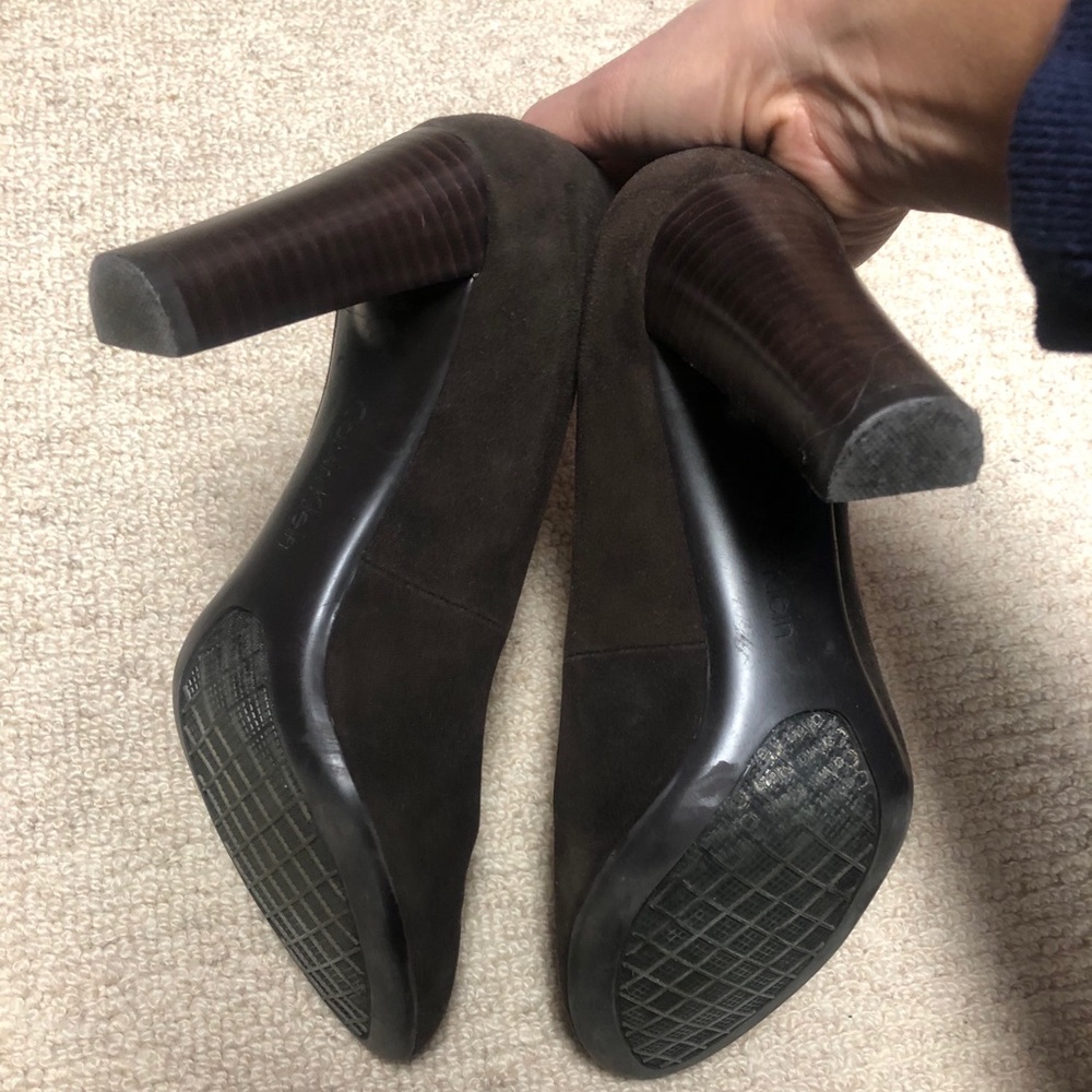 Calvin Klein Brown suede pump - Picture 4 of 7